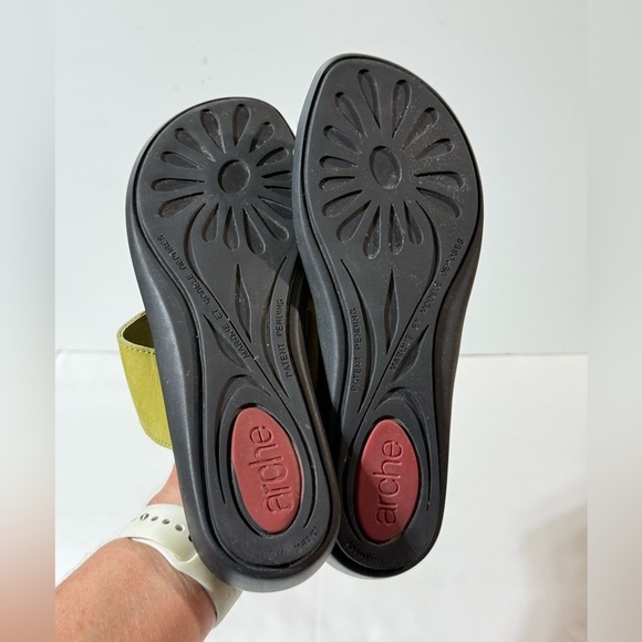 ARCHE Women's black and green suede sandals size 7 - Picture 4 of 7